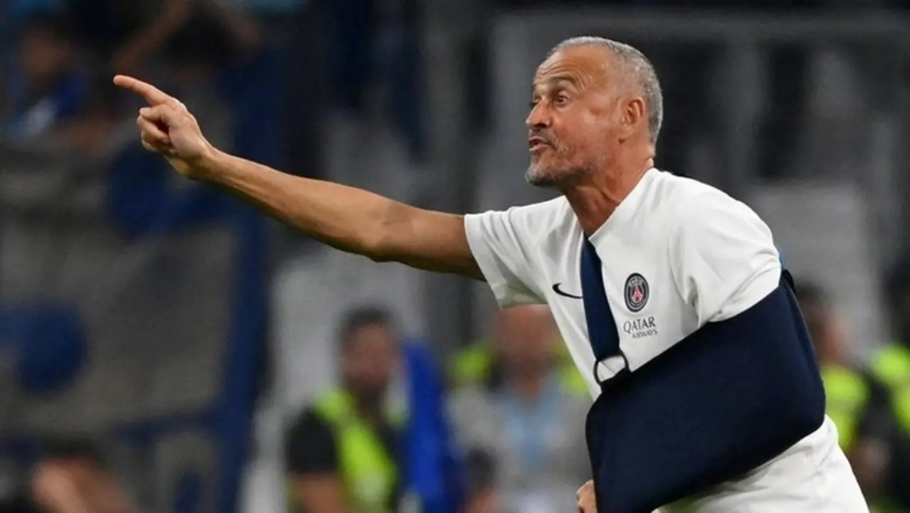 Luis Enrique Dukung Wacana Kartu Oranye di Sepak Bola: Inovasi Penting untuk Evolusi Olahraga