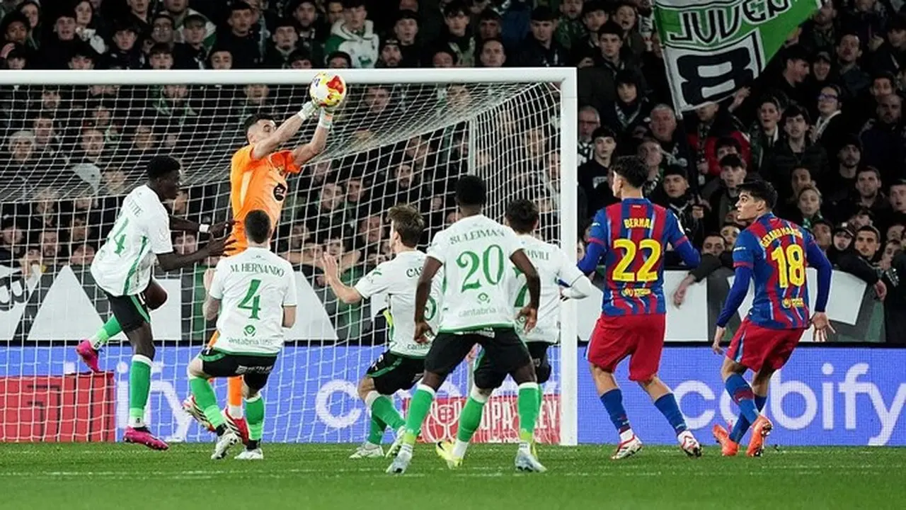 Ferran Torres Puji Joan Garcia: Untung Barcelona Punya Kiper Andal di Copa del Rey