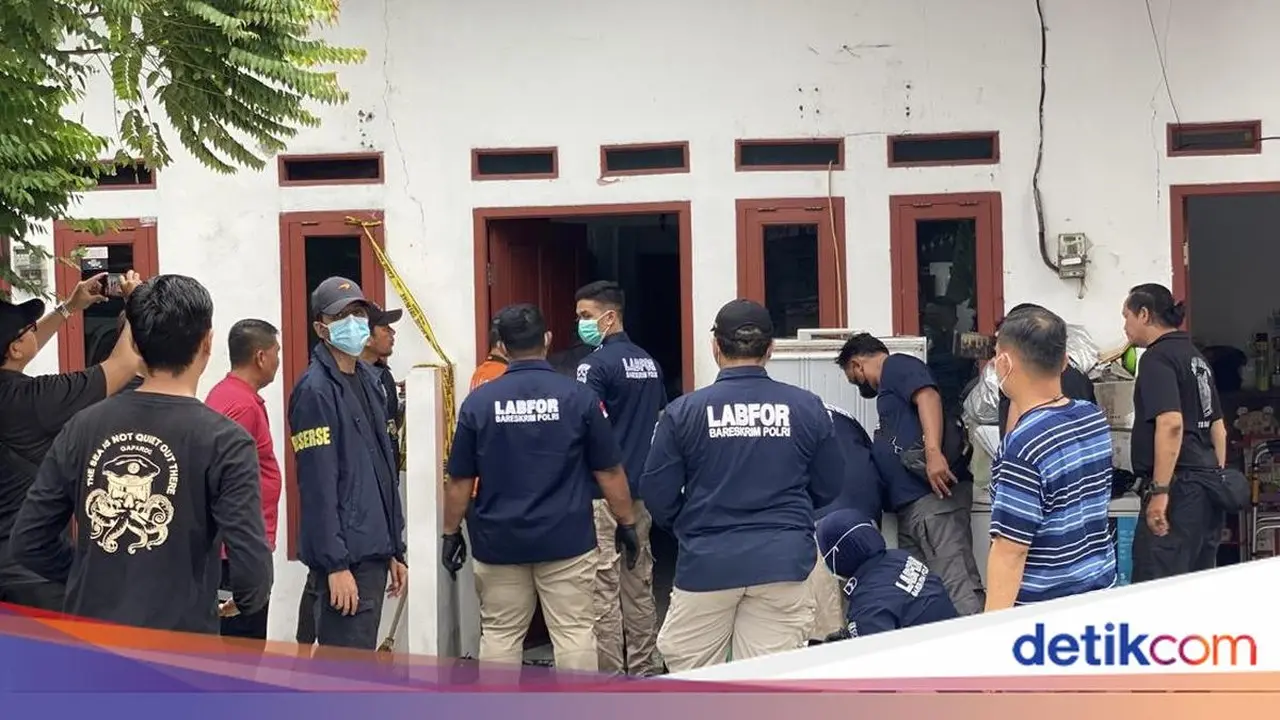 Puslabfor Polri Olah TKP Penemuan 3 Jenazah Sekeluarga di Rumah Kontrakan Tanjung Priok