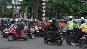 Polisi Tindak Tegas Pengendara Lawan Arah di Lebak Bulus, Beberapa Pengendara Marah dan Ngeyel