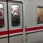 Antrean Panjang di Stasiun Sudirman Pasca-Tahun Baru, KAI Arahkan Penumpang ke Stasiun BNI City