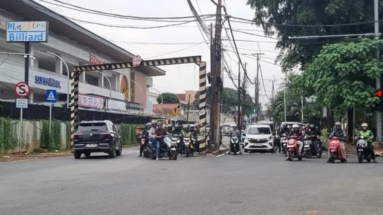 Aksi Lawan Arah di Lebak Bulus Picu Kemacetan dan Risiko Kecelakaan