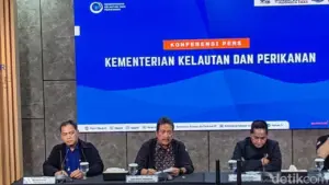 Menteri KKP: Pencarian Korban Pesawat ATR 42-500 Jatuh Diserahkan ke Basarnas dan KNKT