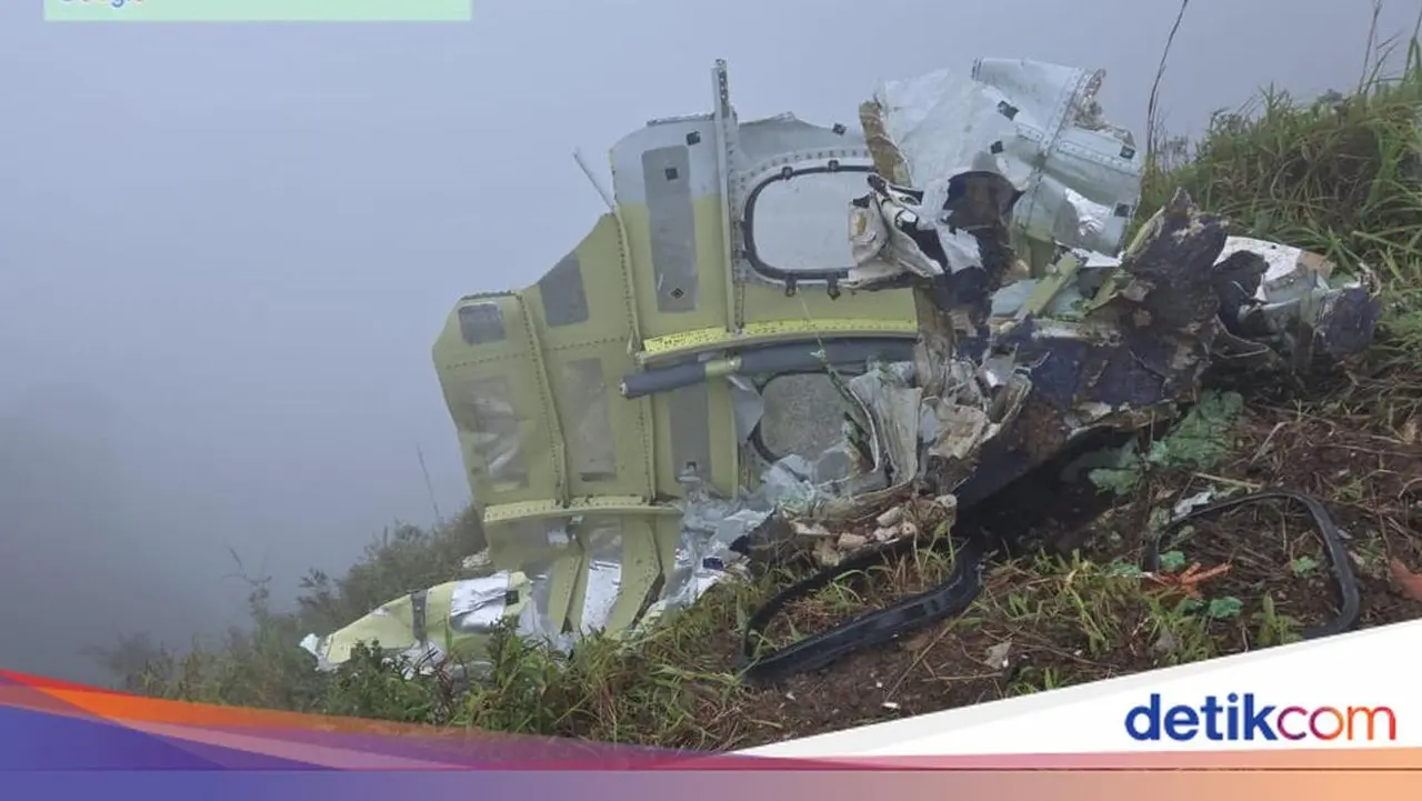 Serpihan Badan dan Ekor Pesawat ATR 42-500 Ditemukan di Puncak Bulusaraung Sulsel