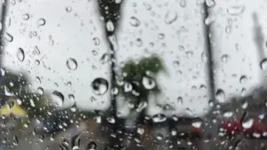 Curah Hujan Ekstrem Landa Jakarta, Sejumlah Titik Terendam Banjir Akibat Hujan Deras