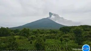 Status Gunung Ile Lewotolok Naik Jadi Siaga Akibat Peningkatan Aktivitas Erupsi Tajam