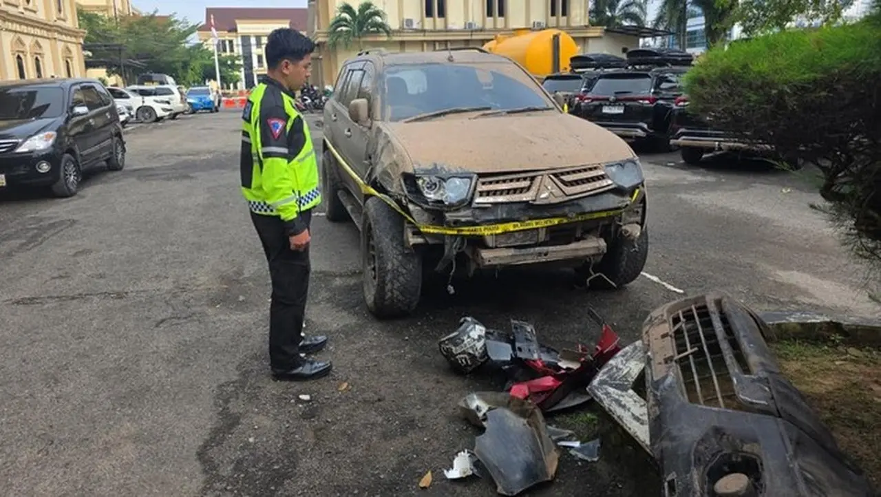 Sopir Pajero Positif Narkoba Tabrak Lari 6 Motor dan Pagar Mapolda Jambi