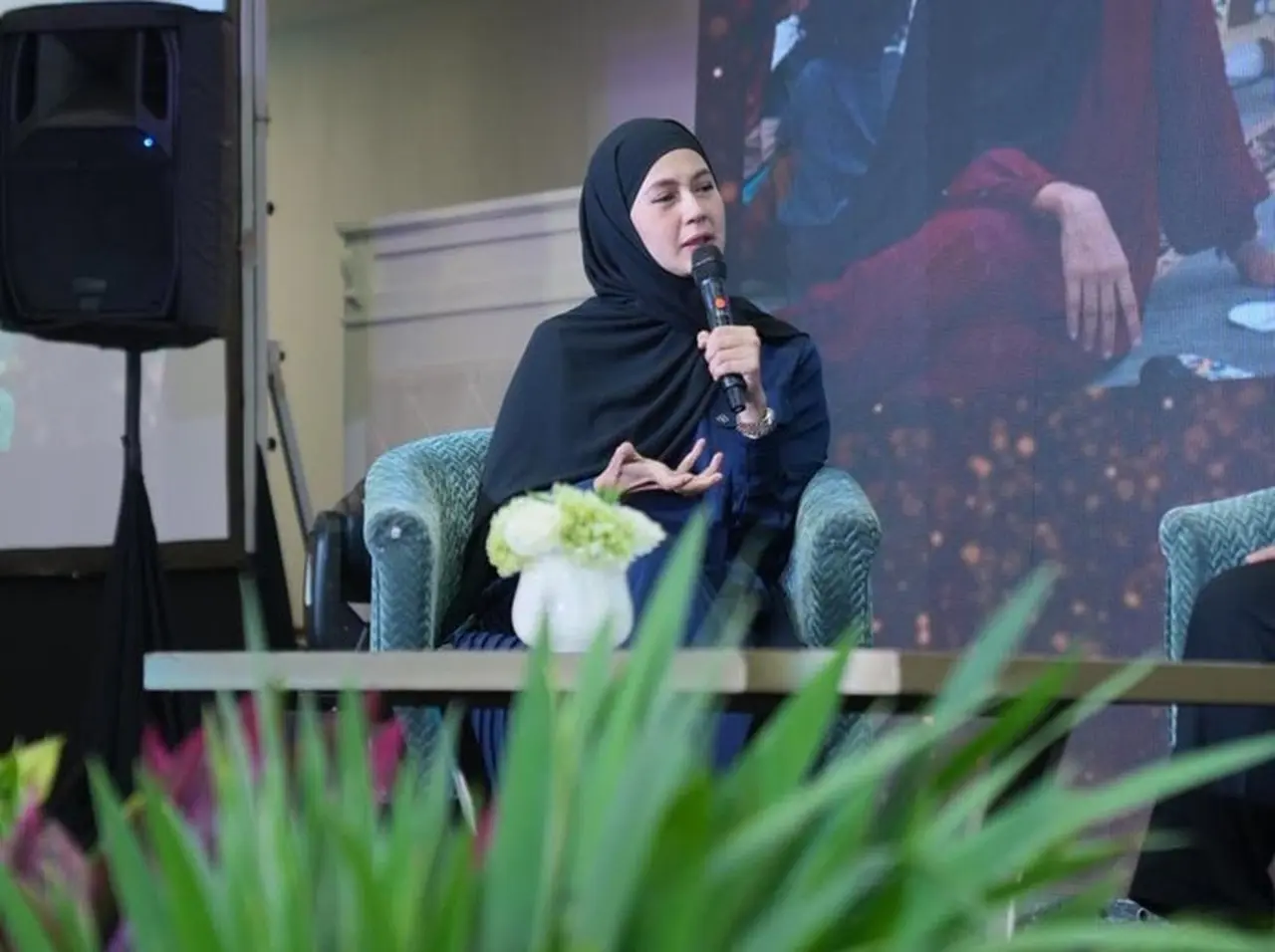 Paula Verhoeven Terharu Ikut Wakaf Pembangunan Masjid di Melbourne, Australia