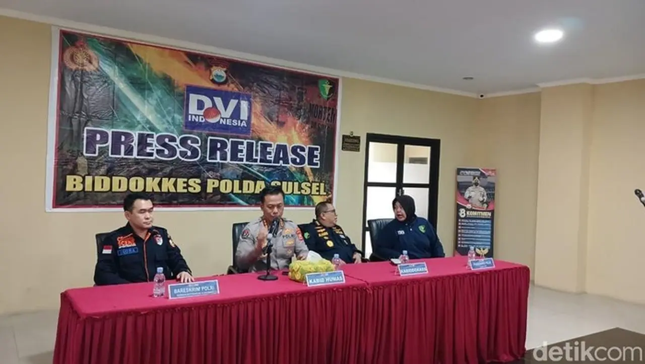 Tes Antemortem 8 Korban Pesawat ATR Jatuh di Pangkep Rampung, Dua Kru Menyusul Tes Antemortem 8 Korban Pesawat ATR Jatuh di Pangkep Rampung, Dua Kru Menyusul