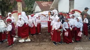 Disdik Pandeglang Sesalkan SDN Disegel Ahli Waris, Imbau Siswa Tak Dilibatkan