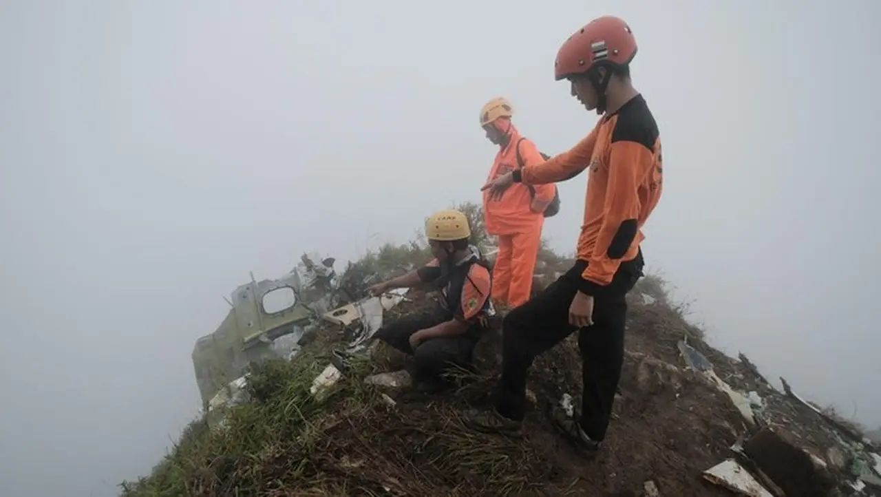Evakuasi Korban ATR 42-500 di Gunung Bulusaraung Berlanjut, Tim SAR Temukan Bagian Tubuh dan Barang Pribadi