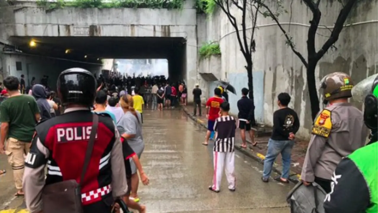 Tawuran Pecah Lagi di Kolong Manggarai, Polisi Bubarkan Dua Hari Berturut-turut