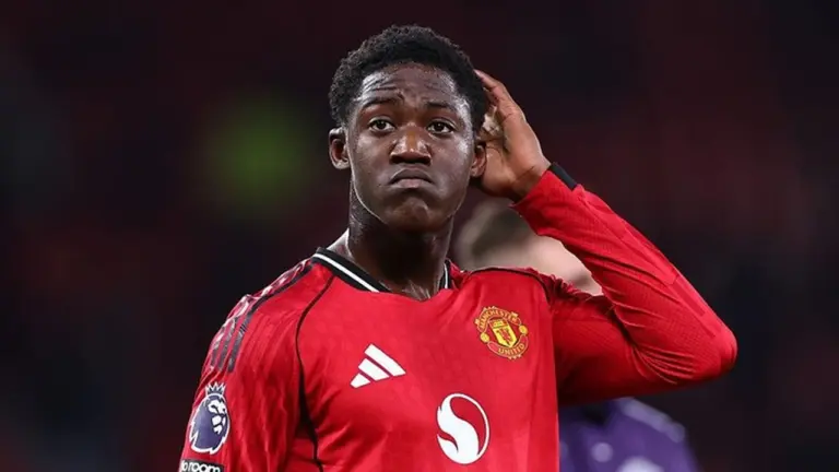 Kobbie Mainoo Dipastikan Bertahan di Manchester United, Kans Starter Makin Terbuka