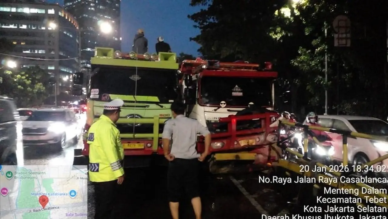 Evakuasi Truk Muatan Batu di Casablanca Terkendala, Lalu Lintas Tersendat