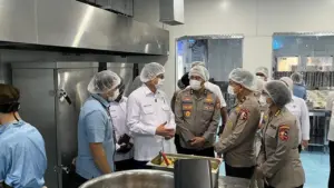 BPOM Tinjau Fasilitas Produksi Makan Bergizi Gratis Polri, Pastikan Keamanan Pangan
