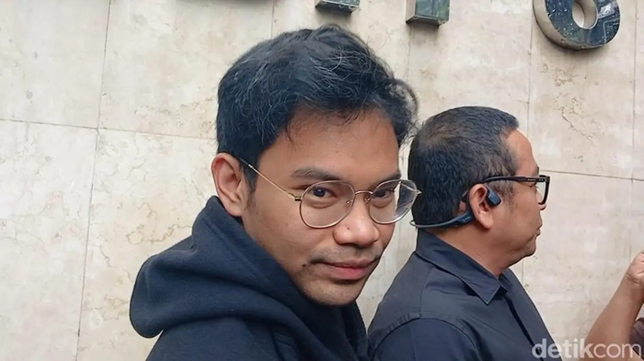 Insanul Fahmi Fokus Kembali ke Istri Sah Usai Damai dengan Inara Rusli