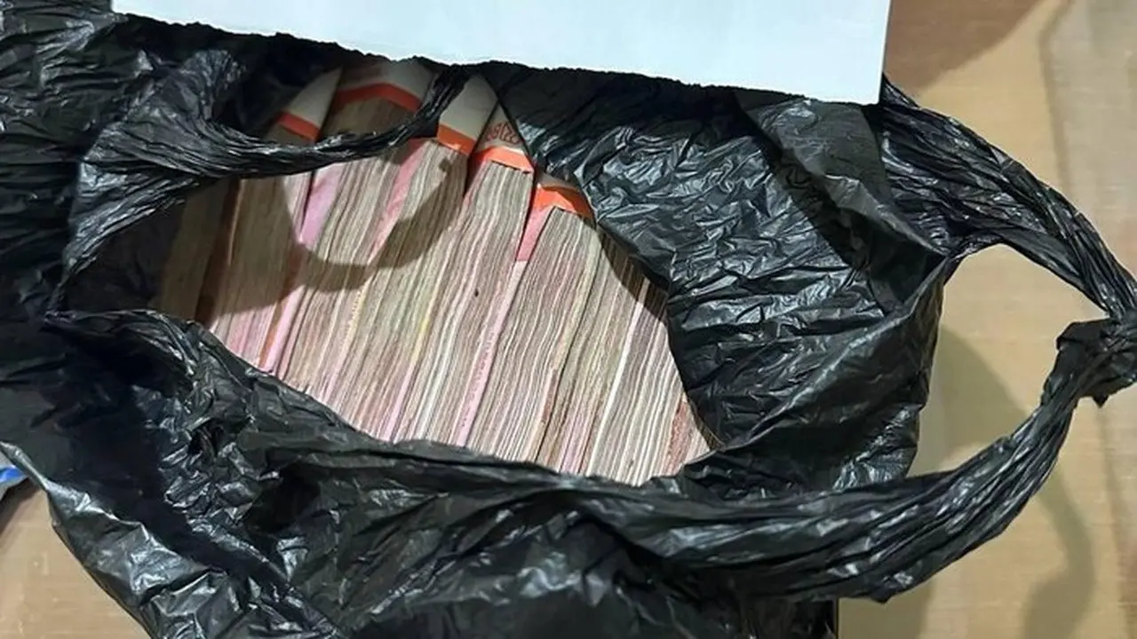 Bupati Pati Sudewo Ditangkap KPK, Uang Rp 2,6 Miliar Hasil Pemerasan Disimpan dalam Karung