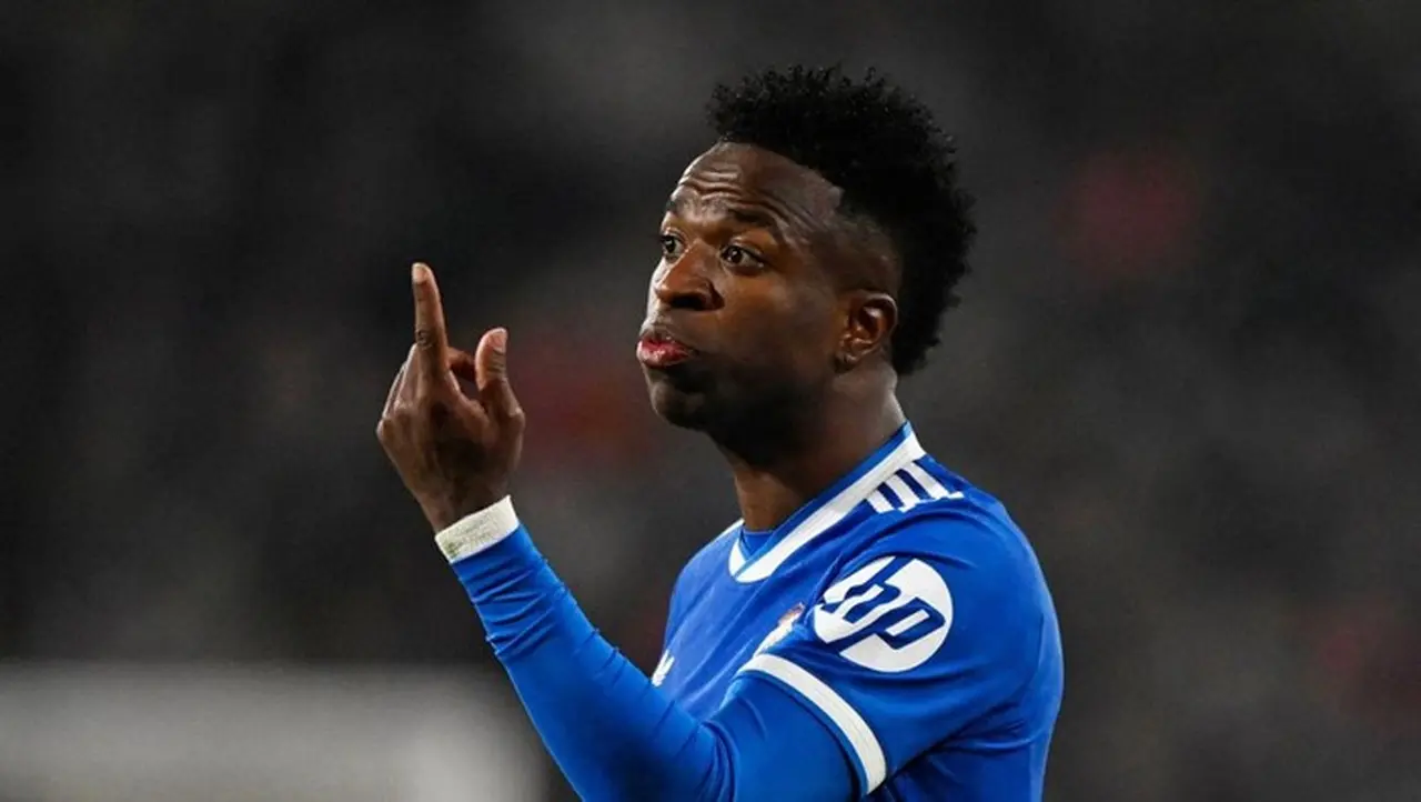 Vinicius Junior Tegaskan Komitmen Jangka Panjang di Real Madrid Meski Negosiasi Kontrak Tertunda Vinicius Junior Tegaskan Komitmen Jangka Panjang di Real Madrid Meski Negosiasi Kontrak Tertunda