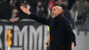 Juventus Bungkam Benfica 2-0, Spalletti Adu Mulut dengan Suporter di Tepi Lapangan