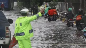 Bina Marga Ungkap Penyebab Flyover Pesing Banjir, Drainase Tersumbat Jadi Biang Kerok