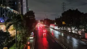 Banjir Jalan DI Pandjaitan Jakarta Timur Surut, Lalu Lintas Mulai Normal Kembali