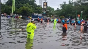 Jakarta Waspada Hujan Ekstrem Hari Ini, 112 Pompa Dikerahkan Antisipasi Banjir