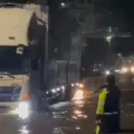 Banjir 60 Cm Landa Daan Mogot, Pengendara Dialihkan ke Jalur Alternatif