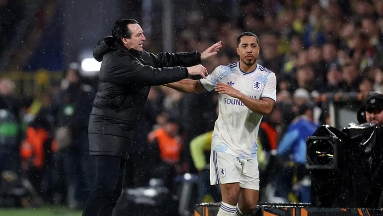 Unai Emery Adu Mulut dengan Youri Tielemans di Pinggir Lapangan Usai Laga Liga Europa Unai Emery Adu Mulut dengan Youri Tielemans di Pinggir Lapangan Usai Laga Liga Europa