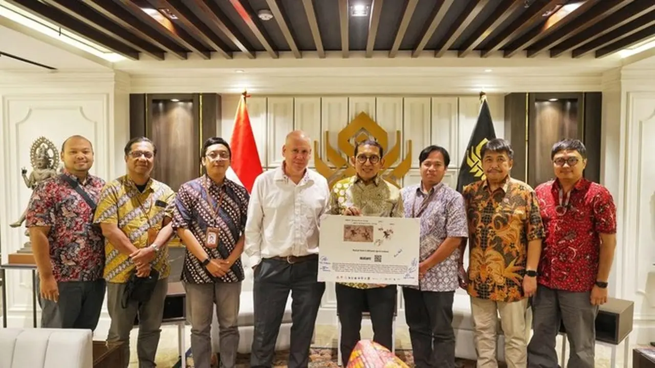 Lukisan Gua Tertua Dunia Ditemukan di Sultra, Menbud: Indonesia Episentrum Peradaban Awal Manusia Lukisan Gua Tertua Dunia Ditemukan di Sultra, Menbud: Indonesia Episentrum Peradaban Awal Manusia