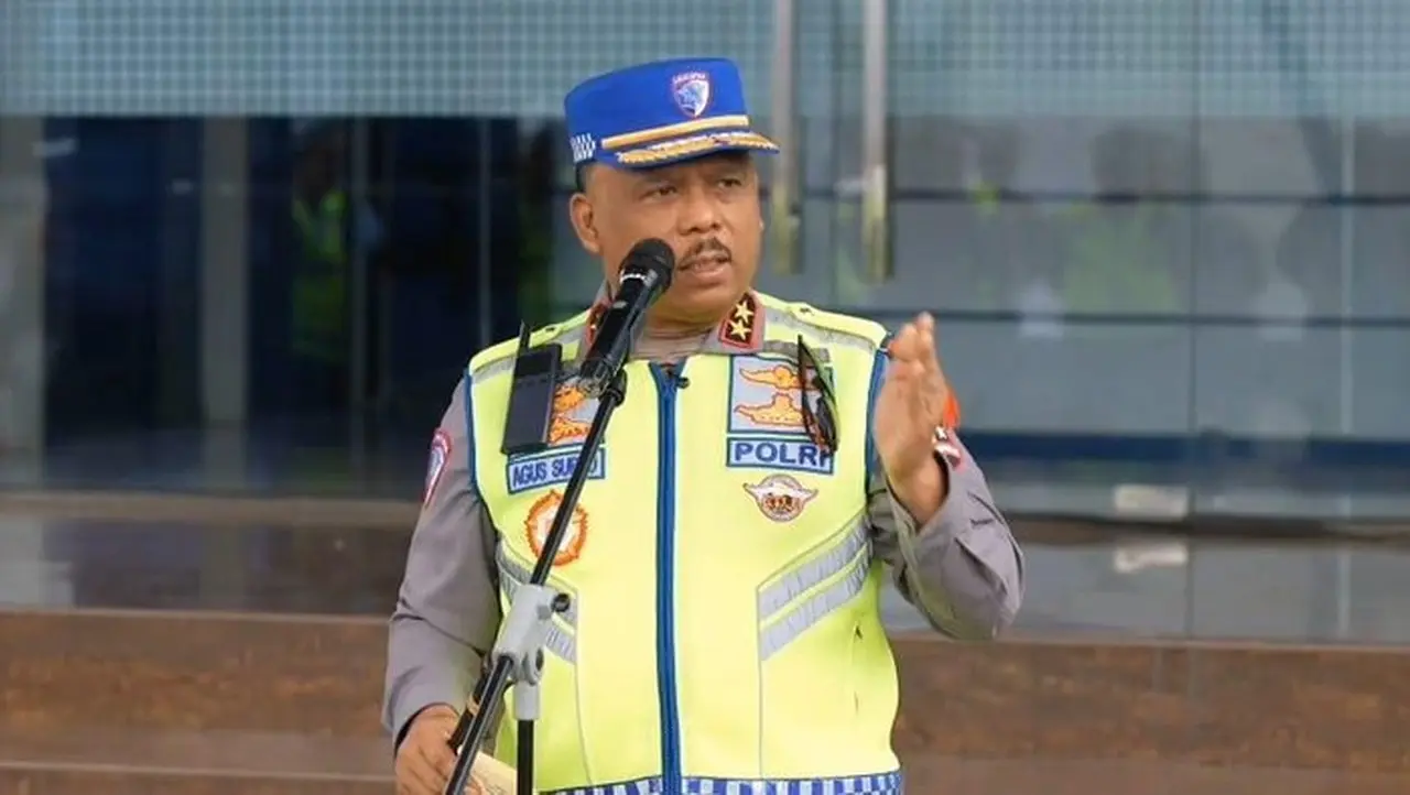 Kakorlantas Polri Instruksikan Jajaran Siaga Banjir: Layani Masyarakat dengan Ikhlas dan Tulus Kakorlantas Polri Instruksikan Jajaran Siaga Banjir: Layani Masyarakat dengan Ikhlas dan Tulus