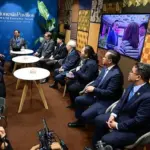 Usai Pidato di WEF Davos, Prabowo Tinjau Paviliun Indonesia Sambil Ngopi Bersama Menteri