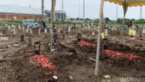 Tangis Kakak Pertama Pecah Kenang 3 Anggota Keluarga Tewas di Rumahnya di Jakarta Utara