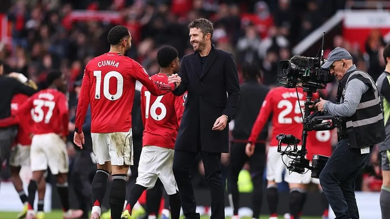 Performa Impresif Michael Carrick: Mampukah Manchester United Jungkalkan Arsenal Lagi? Performa Impresif Michael Carrick: Mampukah Manchester United Jungkalkan Arsenal Lagi?