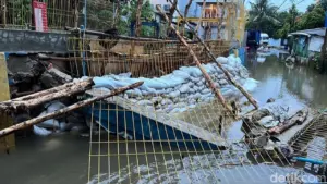 Tanggul Jebol di Petogogan Jakarta Selatan, Warga Keluhkan Banjir Makin Parah