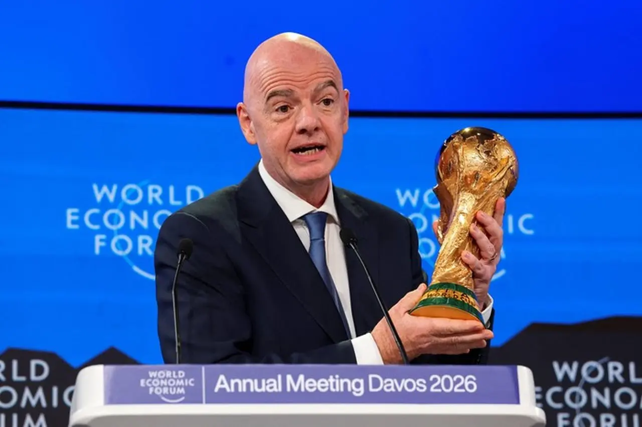 Gianni Infantino: Pegang Trofi Piala Dunia Lewat Jabatan Presiden FIFA, Bukan Pemain Gianni Infantino: Pegang Trofi Piala Dunia Lewat Jabatan Presiden FIFA, Bukan Pemain