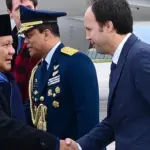 Prabowo ke Paris Usai dari Swiss, Makan Malam dengan Presiden Macron di Istana Élysée
