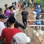 Tanah Longsor di Kembangan Jakarta Barat Akibat Erosi Kali Angke, Pemkot Bangun Bronjong