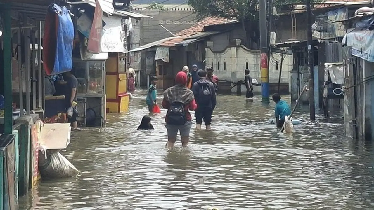 Banjir Rawa Buaya Terparah, Warga Jakarta Barat Terendam 6 Kali dalam Sebulan Banjir Rawa Buaya Terparah, Warga Jakarta Barat Terendam 6 Kali dalam Sebulan