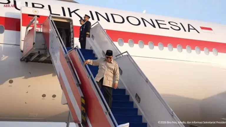 Prabowo Subianto Tiba di Tanah Air Usai Lawatan Penting ke Inggris dan Prancis Prabowo Subianto Tiba di Tanah Air Usai Lawatan Penting ke Inggris dan Prancis