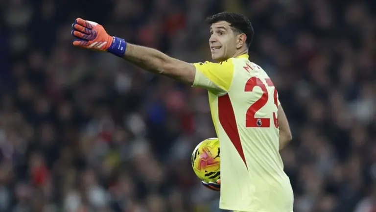 Inter Milan Bidik Emiliano Martinez sebagai Pengganti Yann Sommer di Musim Depan Inter Milan Bidik Emiliano Martinez sebagai Pengganti Yann Sommer di Musim Depan