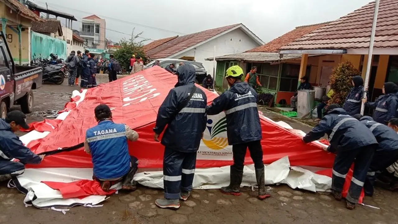Kemensos Kirim Bantuan Logistik untuk Korban Longsor di Bandung Barat