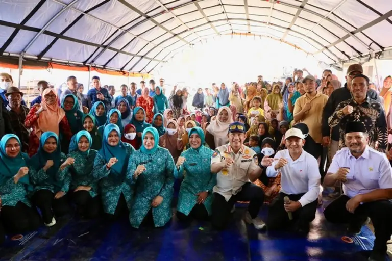 Ketum TP PKK Tri Tito Karnavian Salurkan Bantuan untuk Korban Bencana di Aceh Tamiang