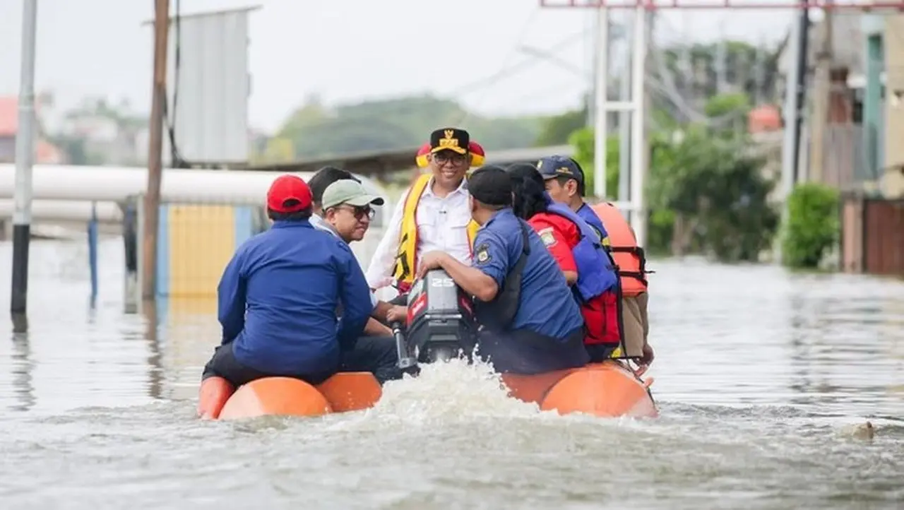 Gubernur Banten Andra Soni Tinjau Banjir Tangerang, Pastikan Kebutuhan Pengungsi Terpenuhi
