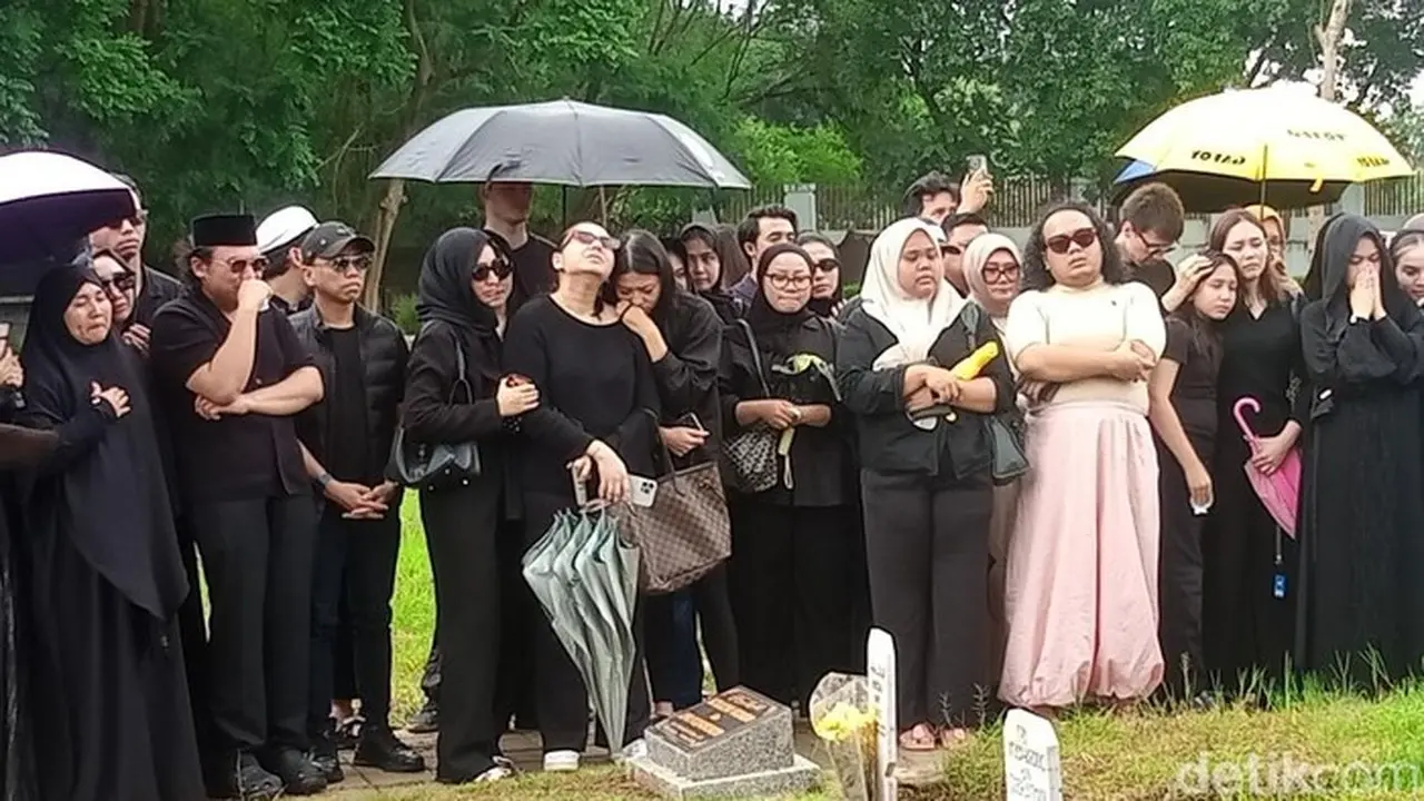 Momen Makan Bersama Lula Lahfah Seminggu Sebelum Meninggal Jadi Kenangan Terindah Keluarga Momen Makan Bersama Lula Lahfah Seminggu Sebelum Meninggal Jadi Kenangan Terindah Keluarga