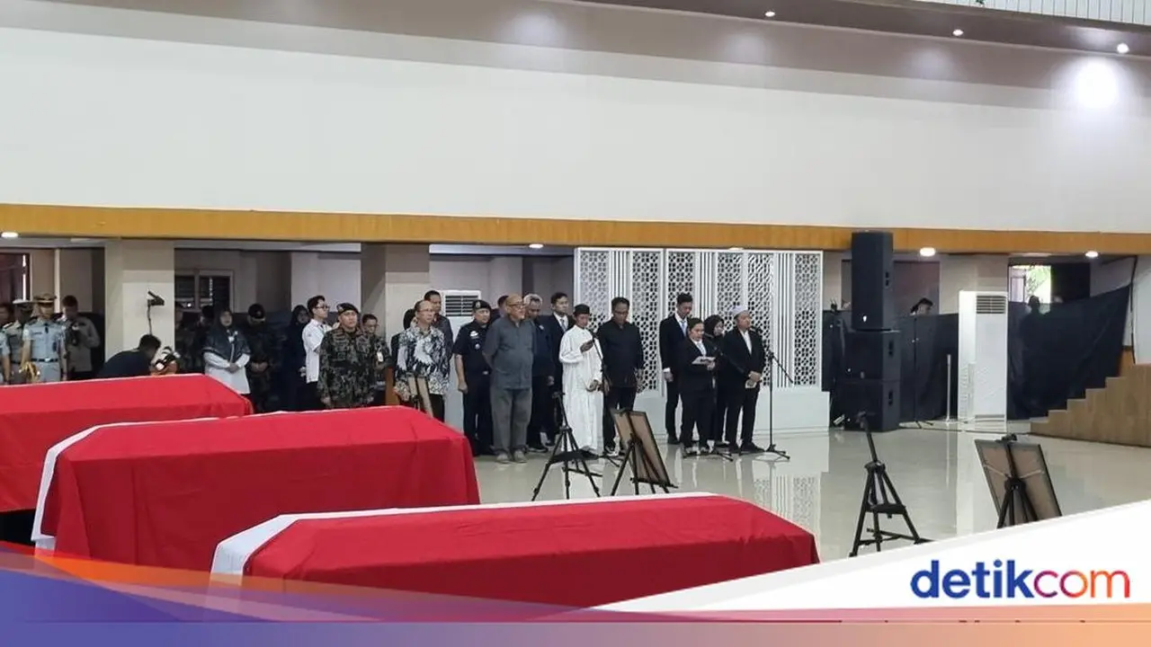 Puisi Pilu Anak Korban Pesawat ATR 42-500: “Aku Akan Menjaga Mama” Puisi Pilu Anak Korban Pesawat ATR 42-500: “Aku Akan Menjaga Mama”