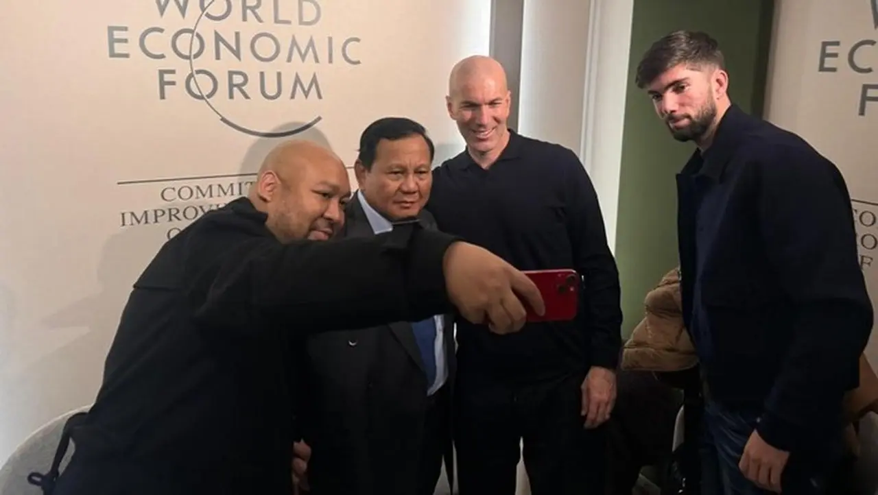 Prabowo Bertemu Zinedine Zidane di Davos, Bahas Kemajuan Sepak Bola Indonesia