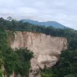 Longsor 120 Meter di Ngarai Sianok Agam Akibat Hujan Deras, Warga Krisis Air Bersih