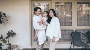 Istri Fiersa Besari Ditabrak Mobil di Stasiun Gambir, Sempat Tergencet dan Sopir Meremehkan