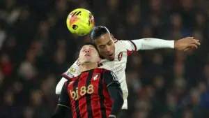 Kekalahan Liverpool dari Bournemouth: Van Dijk Salahkan Angin, Endo Akui Cuaca Sulitkan Laga