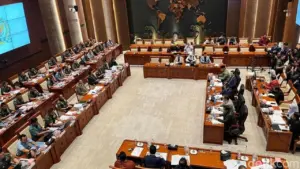 Utut Adianto Seloroh Budi Djiwandono Segera Gabung Eksekutif dalam Rapat Komisi I DPR